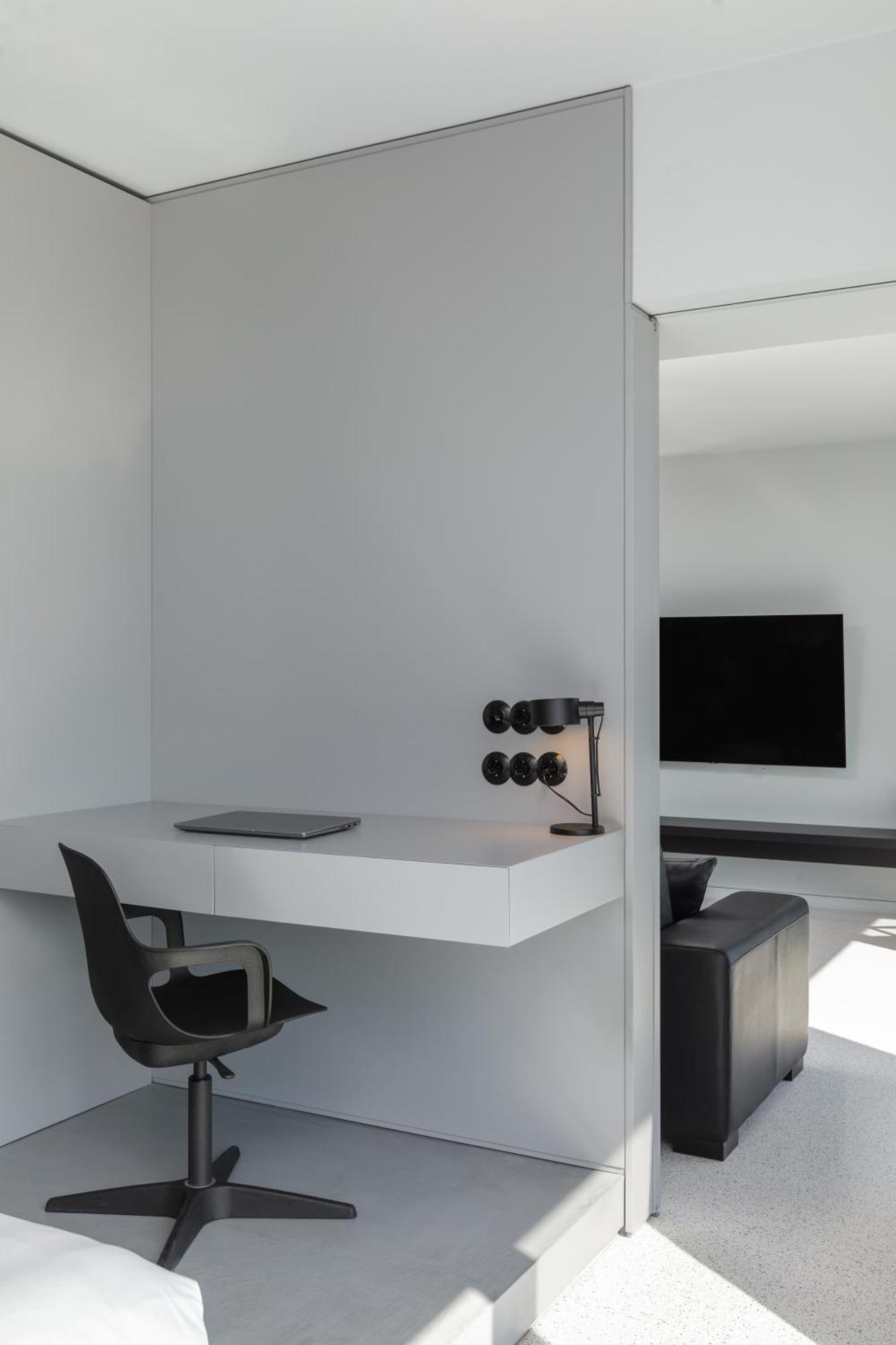 Nero Luxury Suites By Zennova Thessaloniki Exterior photo