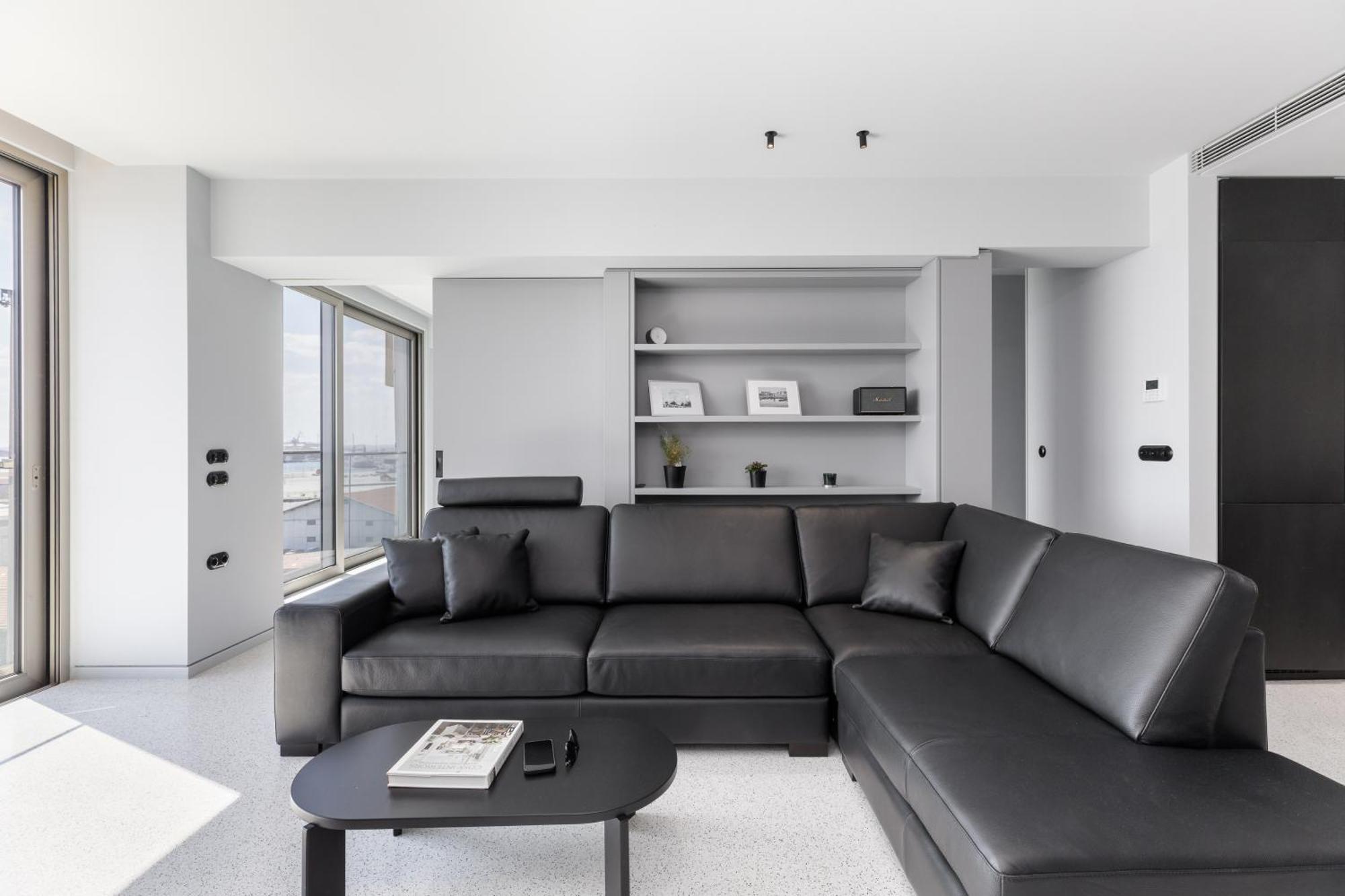 Nero Luxury Suites By Zennova Thessaloniki Exterior photo